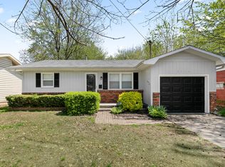 2056 S Wedgewood Ave, Springfield, MO 65807
