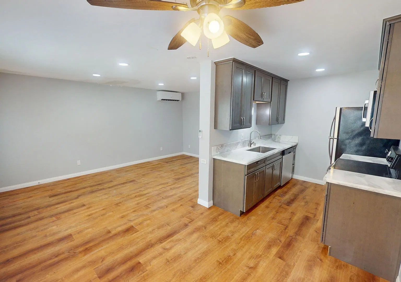 4020 Kansas St — Photo 4