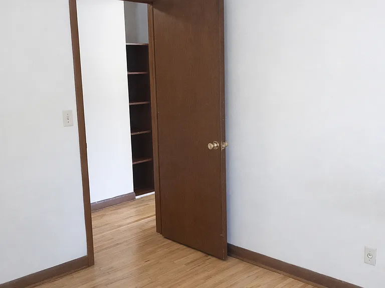 327 University Ave SE #208 — Photo 7
