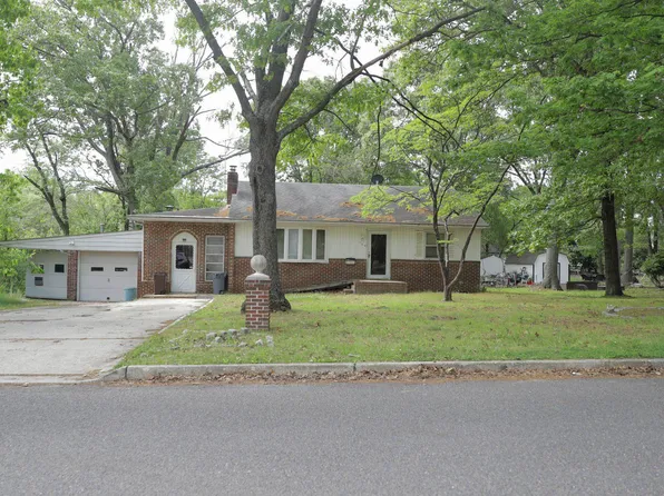 136 La Pierre Ave, Lawnside, NJ 08045