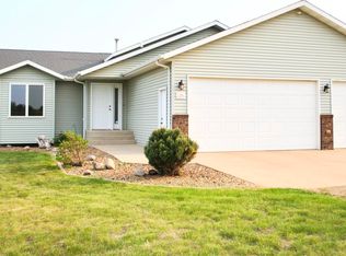 2384 Harmon Ln N, Mandan, ND 58554