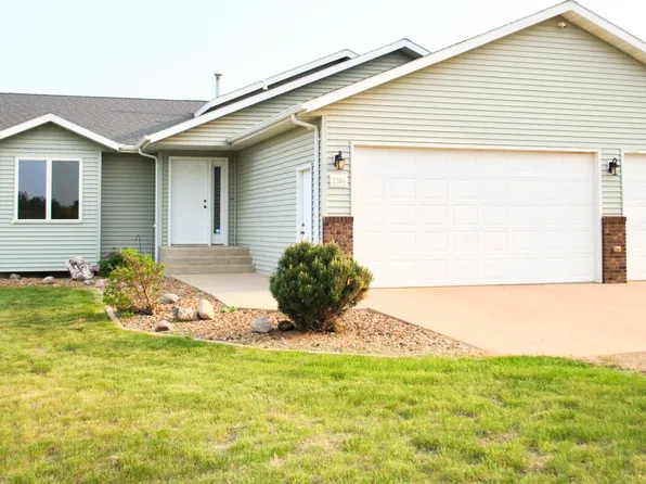 2384 Harmon Ln N, Mandan, ND 58554