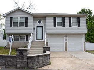 2521 School House Ln, Baltimore, MD 21219