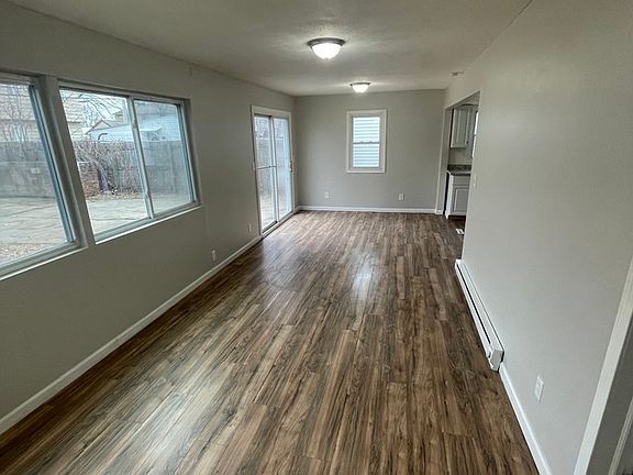 5th image of 12218 Sobieski Ave