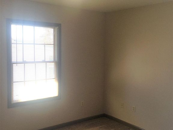 5th image of 296 Summit St
