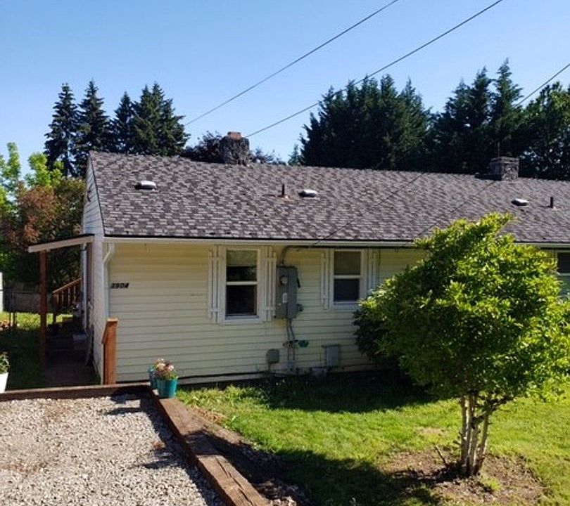 1st image of 3904 E 15th St