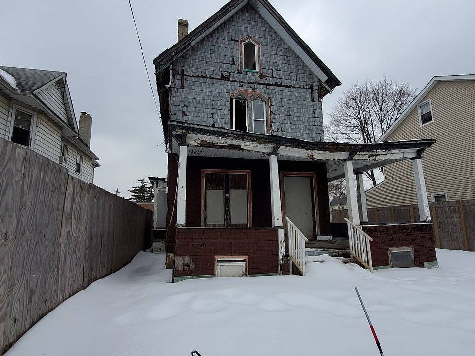 1st image of 130 Dongan St