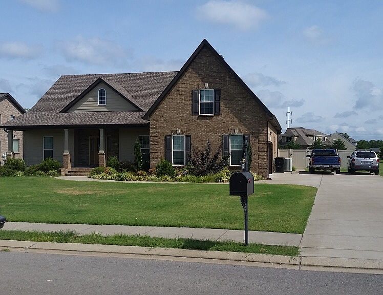 1st image of 3212 Robinwood Dr