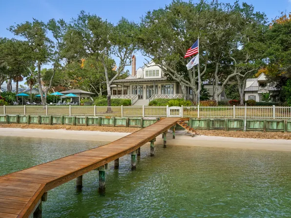 741 W Miracle Strip Pkwy, Mary Esther, FL 32569