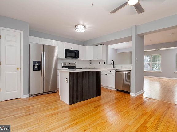 2nd image of 9856 Greenbriar Way