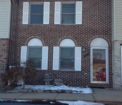 4th image of 469 N Water St