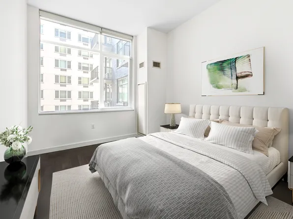 300 East 23rd Street image 6 of 13