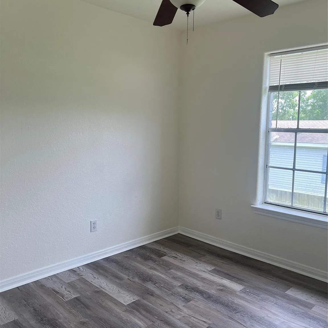 2 bed, 1.0 bath, 903 sqft, $1,150 — Photo 3