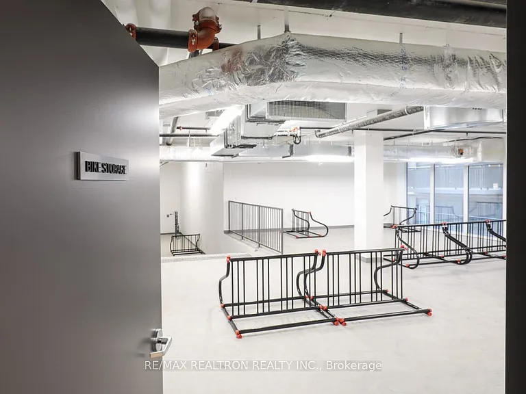 2525 Bathurst St #410 — Photo 29