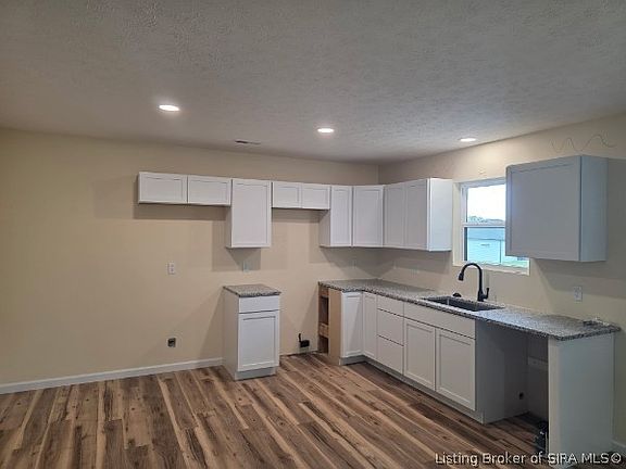 2nd image of 807 Sandy Circle