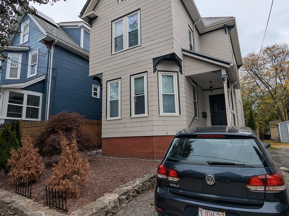 17 Cambria St #1