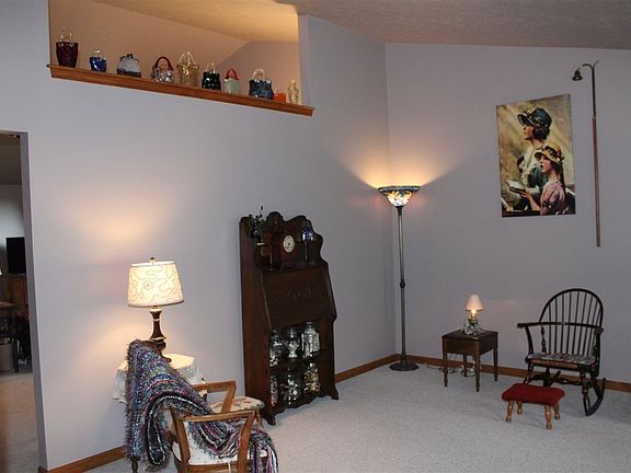 4th image of 22906 Foxfire Dr