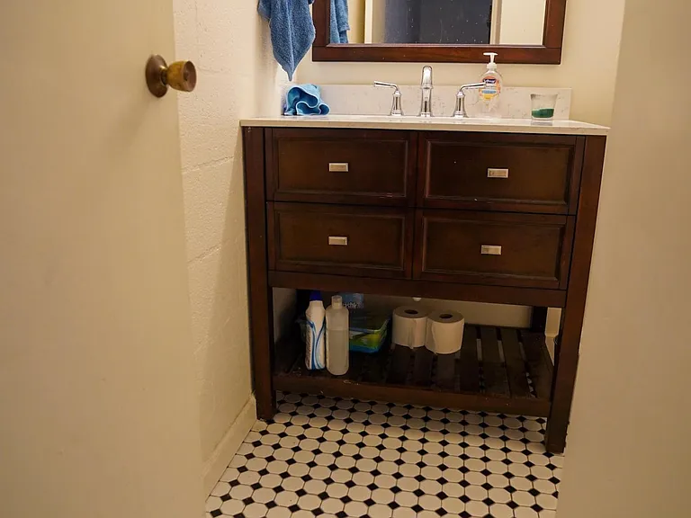 212 Giles St #2 — Photo 17