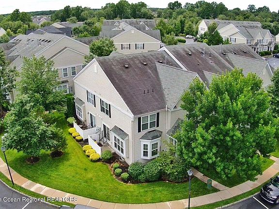 3rd image of 287 Brookfield Dr