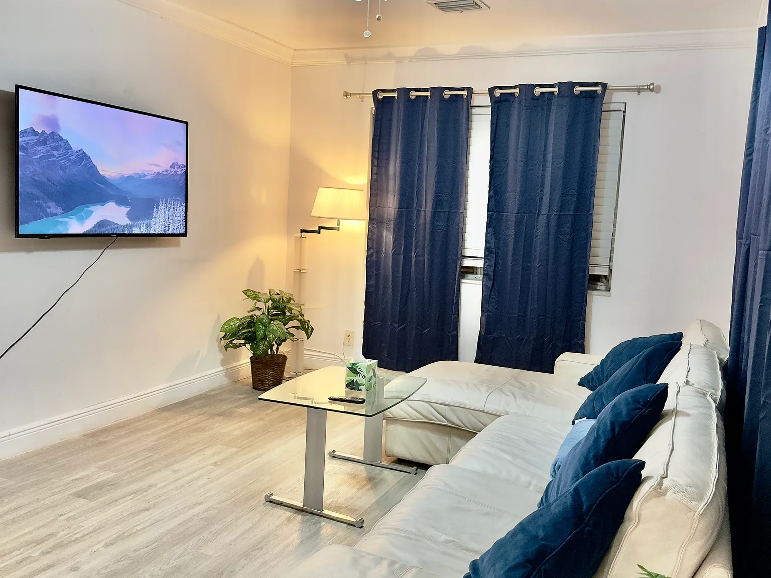 1 bed, 870 sqft, $2,600 — Photo 1
