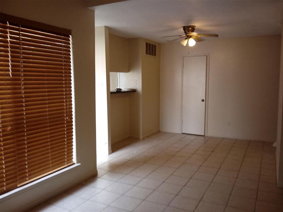 1st image of 12314 Crest Lake Dr