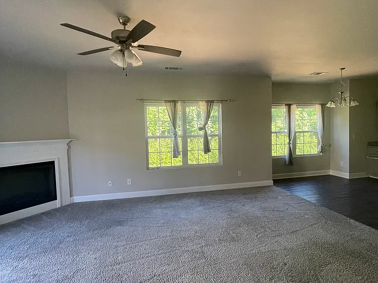 410 Katie Ln — Photo 7