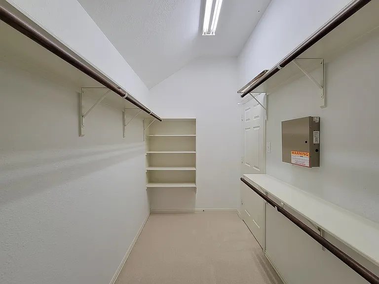 6806 Haley Ct — Photo 28
