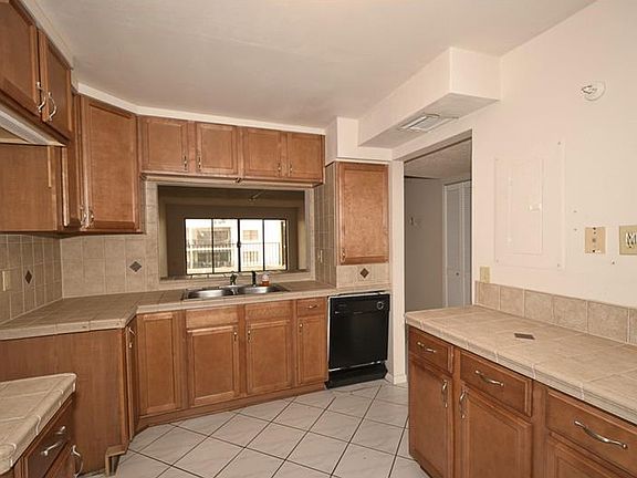 5th image of 19531 Gulf Blvd APT 616