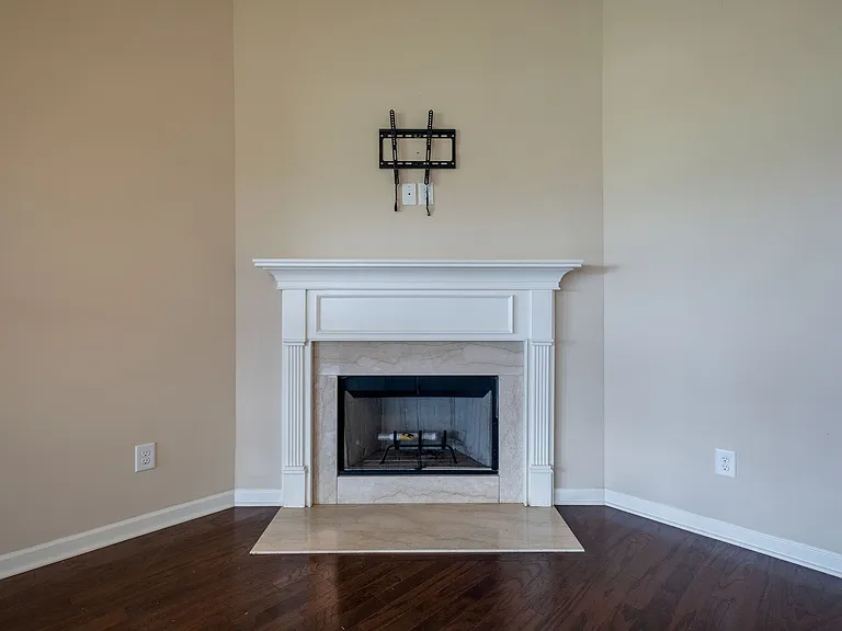 1021 Lindyn Lee Way — Photo 7