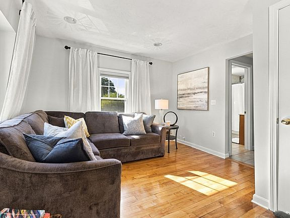 5th image of 85 Albano St #3