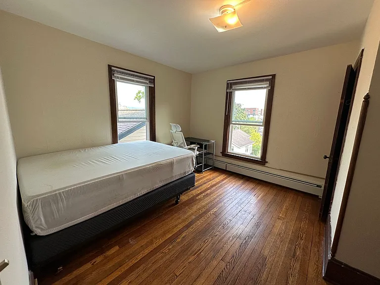 310-312 S Aurora Street — Photo 11