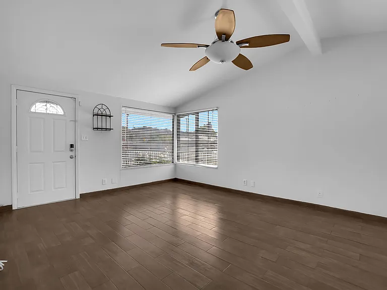 1101 E Lemon Ave — Photo 4