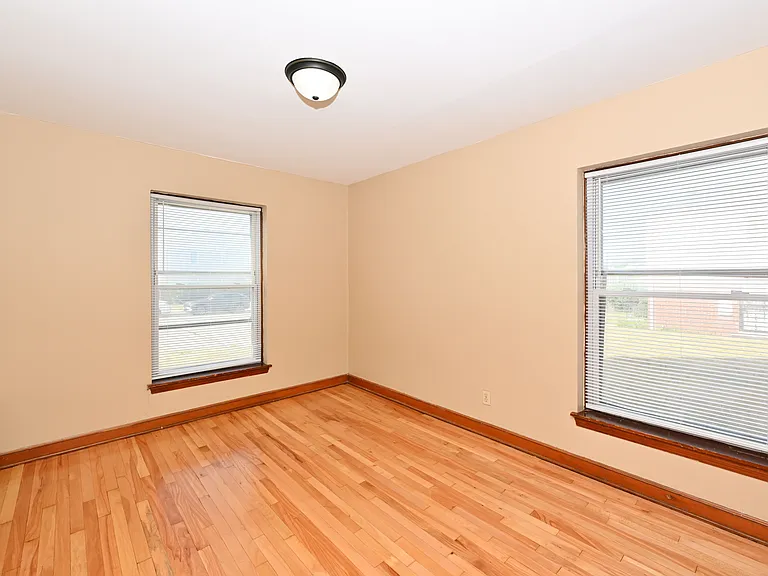 6608 W Center St — Photo 16