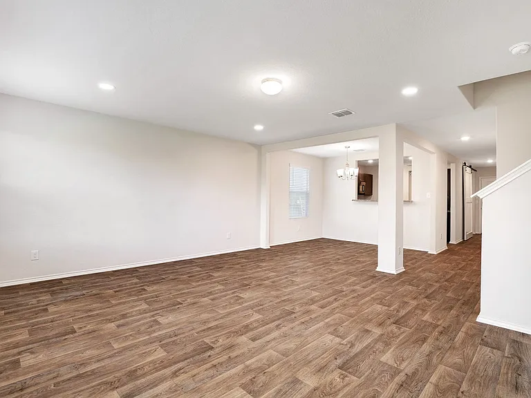 2850 Lindenwood Run — Photo 16