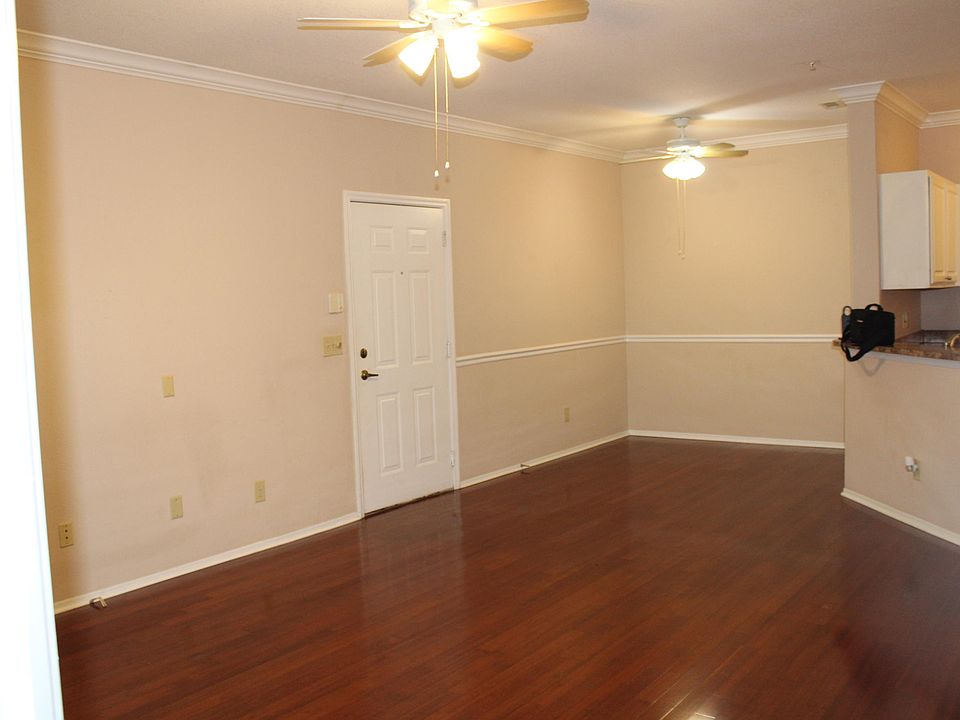 1st image of 13810 N Sutton Park Dr #1028