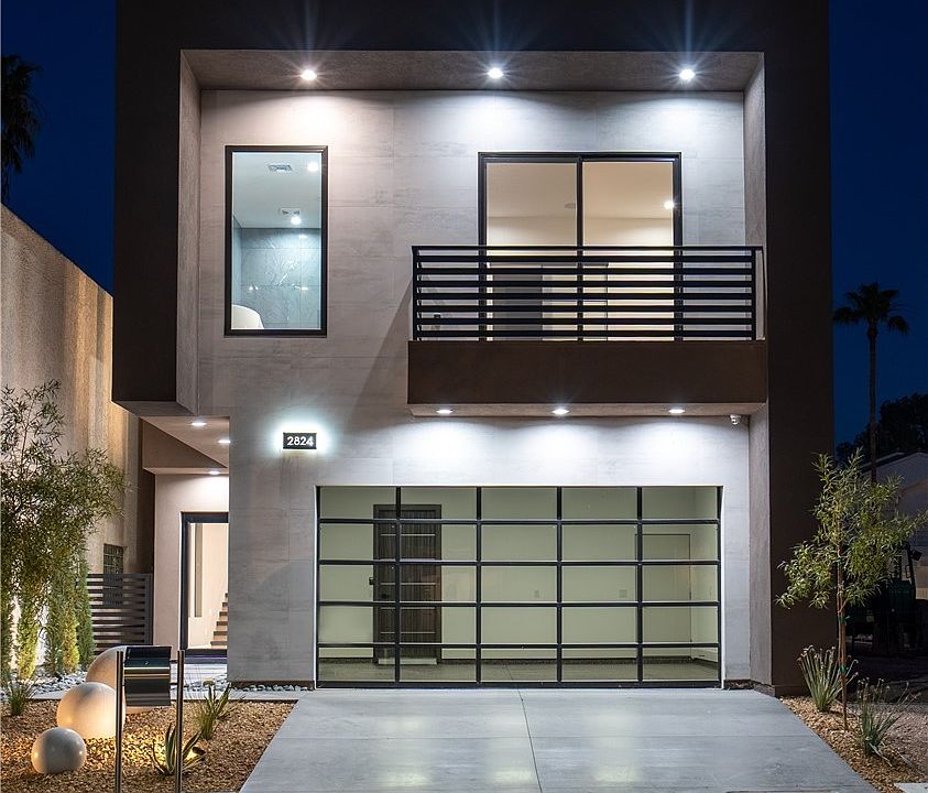 1st image of 2824 Queens Courtyard Dr