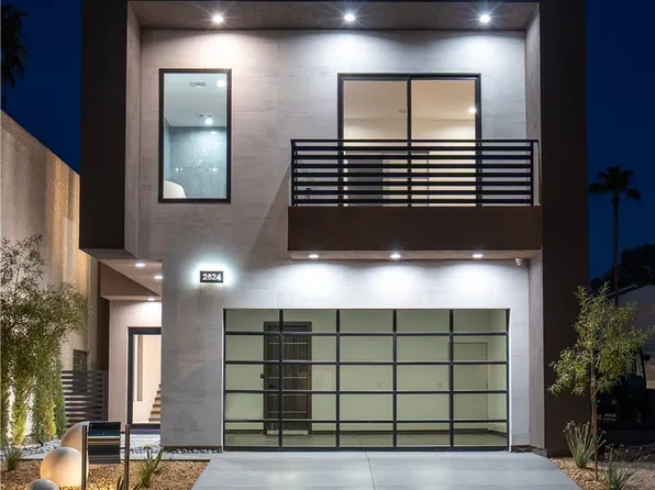 2824 Queens Courtyard Dr, Las Vegas, NV 89109