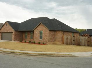 1298 River Oaks St, Elkins, AR 72727