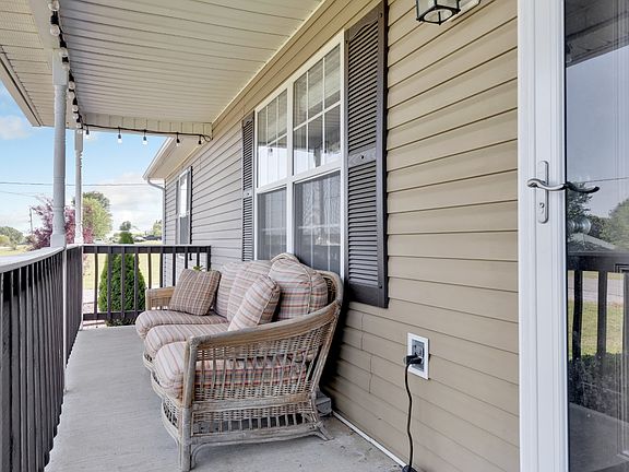 3rd image of 212 Cayenne Dr