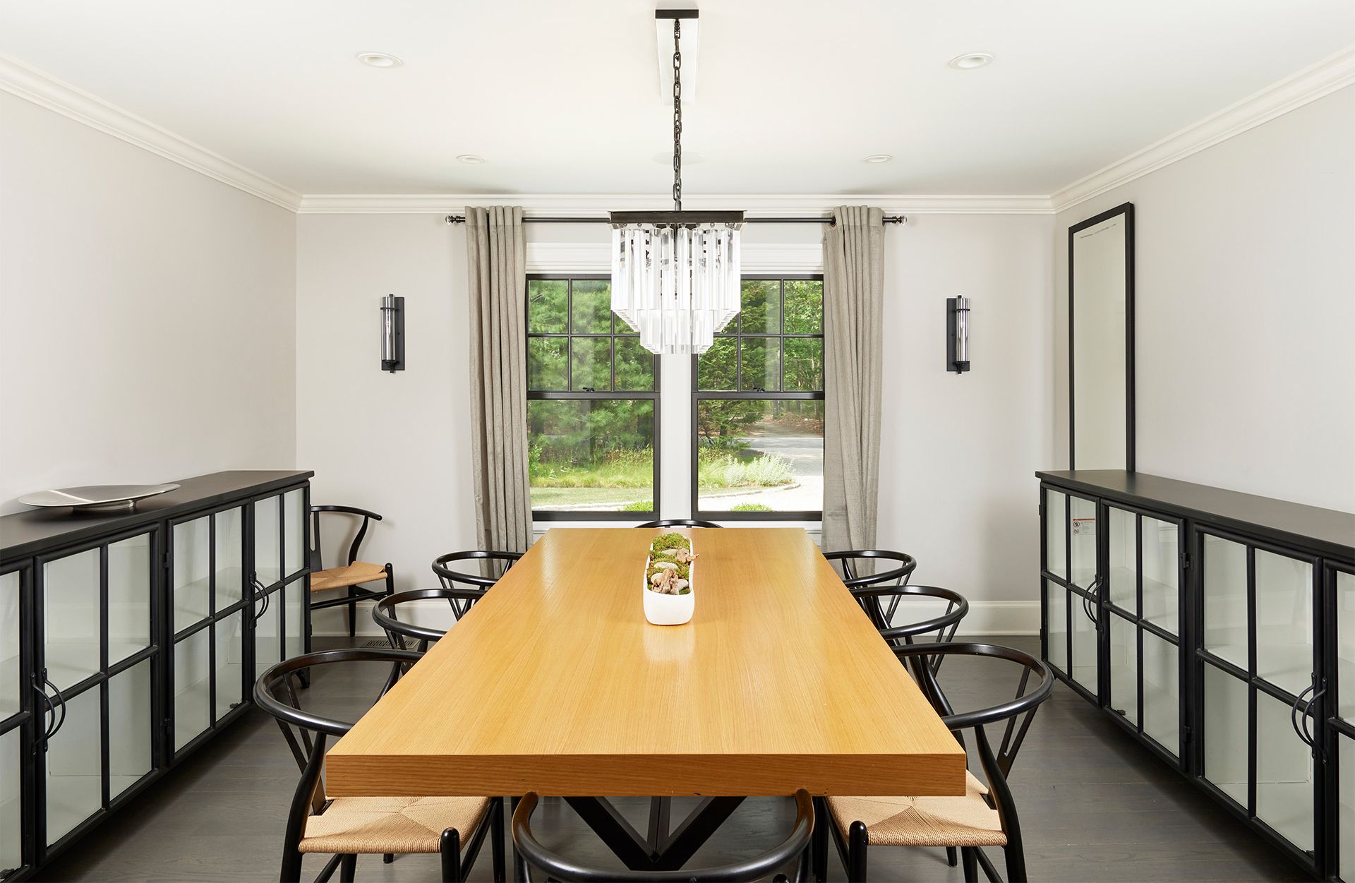 1 Fernwood Dr, Wainscott, NY 11975 Out East