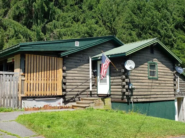 28 E Sangerville Road, Sangerville, ME 04479