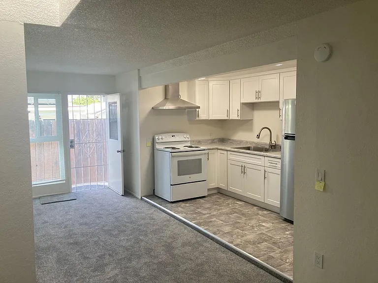 3359 Landis St #B — Photo 3