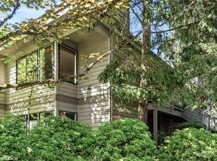 1372 Bellevue Way NE APT 8, Bellevue, WA