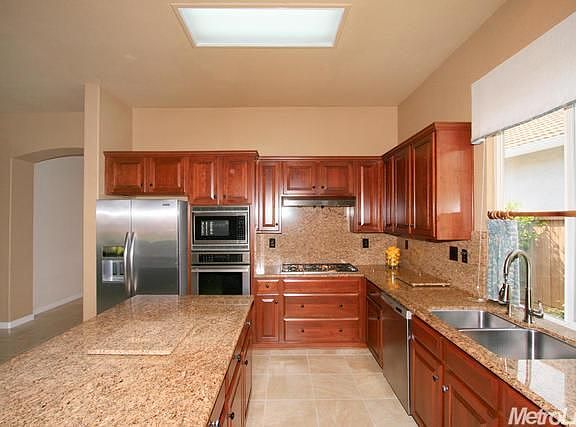 2nd image of 1276 Beckett Dr