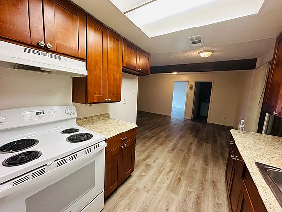 2nd image of 3036 Amherst Dr #3036