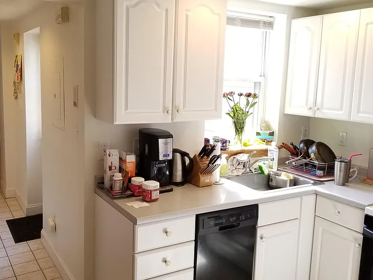 1119 William St #3 — Photo 2