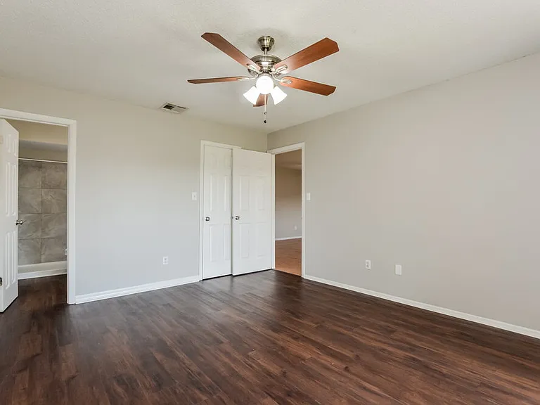 1177 La Mesa Ave — Photo 14