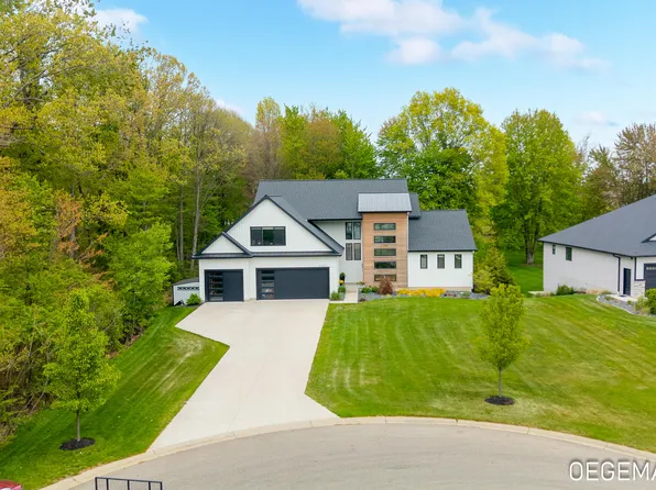 5391 Eaglepass Dr, Hudsonville, MI 49426