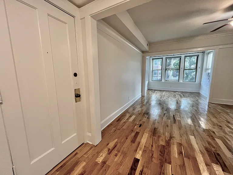 1461 W Catalpa Ave #1 — Photo 15