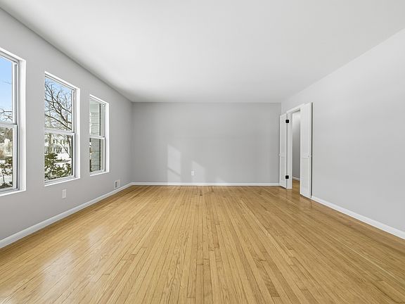 4th image of 6219 Green Leaves Rd